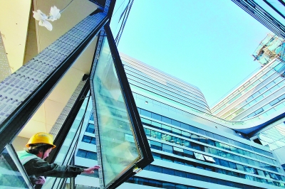 “冰坛”主体近一半采用了钢结构建设。