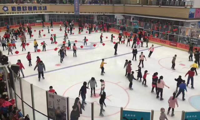 河北石家庄:本雪季已有超150万人参与冰雪运动