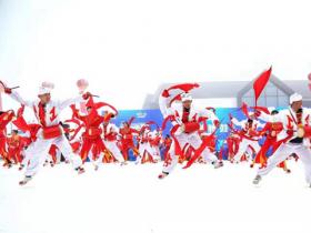 第六届全国大众冰雪季·陕西鳌山滑雪公开赛举行