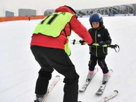 政协委员建议加快冰雪运动在青少年中普及