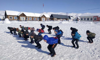 新疆哈巴河县“冰雪运动·健康成长”