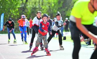 迎接冬奥会 阿勒泰市加速发展青少年冰雪运动