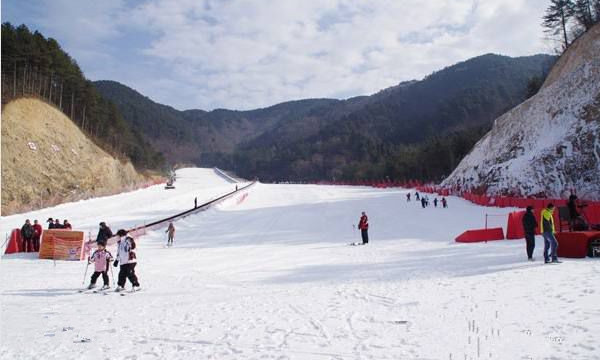 郑州桃花峪生态滑雪场