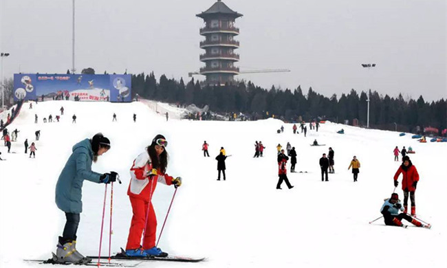 山东潍坊青云山滑雪场