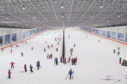 浙江温州天鹅堡室内滑雪场