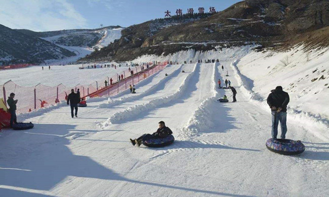 内蒙古呼和浩特太伟滑雪场