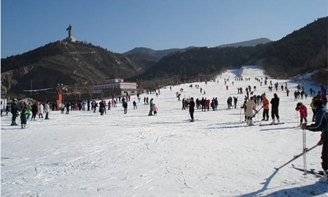 山西长治神农滑雪场