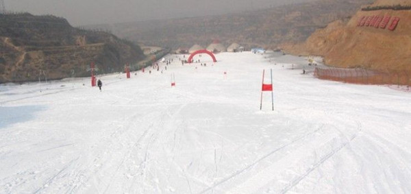 太原曦岭国际滑雪场