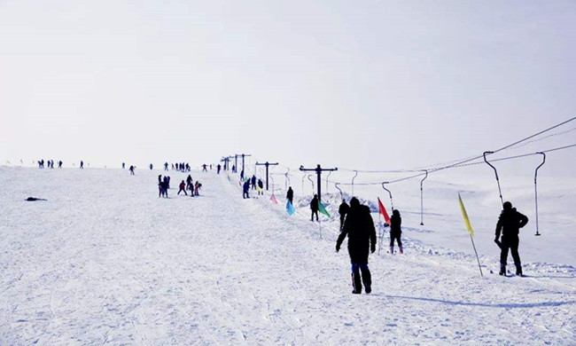 新疆昌吉阿什里龙山滑雪场