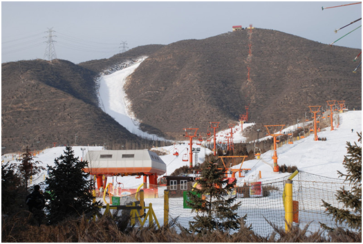 北京昌平军都山滑雪场高级雪道