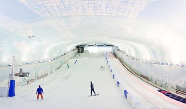 深圳阿尔卑斯室内滑雪场
