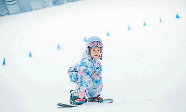 南最大室内滑雪馆——重庆际华园滑雪馆盛大开业2