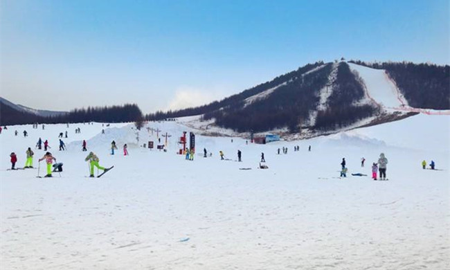 湖北神农架旅游滑雪场