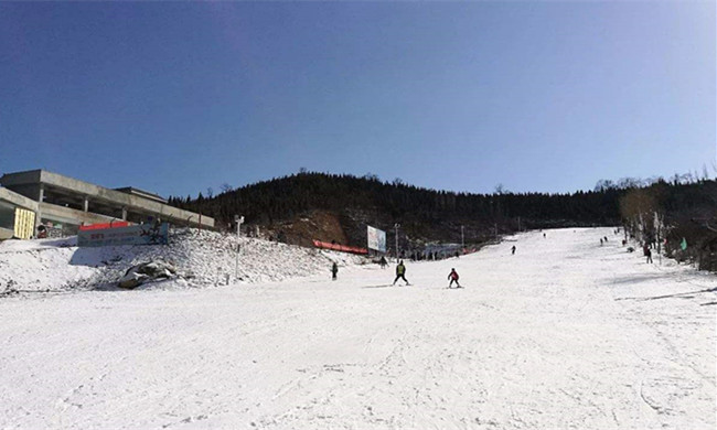 河南洛阳嵩县天池山滑雪场