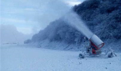 滑雪场人工造雪