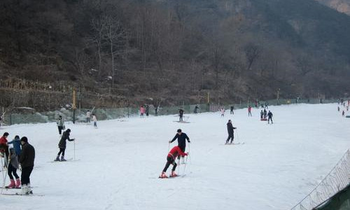 河南新乡万仙山郭亮滑雪场