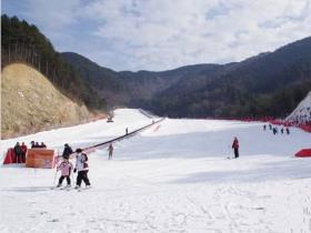 河南郑州桃花峪生态滑雪场