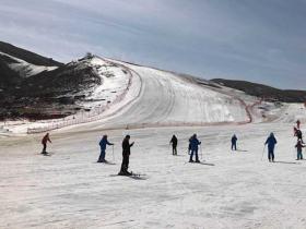内蒙古乌兰察布岱海国际滑雪场