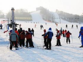 黑龙江哈尔滨龙珠二龙山滑雪场