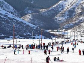 新疆乌鲁木齐白云国际滑雪场