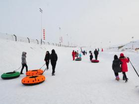 新疆克拉玛依黑油山滑雪场（原侏罗纪冰雪世界）