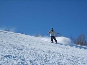 新疆伊犁努拉洪滑雪场