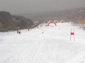 山西太原曦岭国际滑雪场