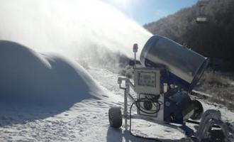 室外滑雪场造雪，需要几台造雪机？