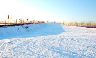 各地滑雪场建设的时间