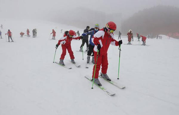 央视网评：把我国冰雪运动搞上去 3