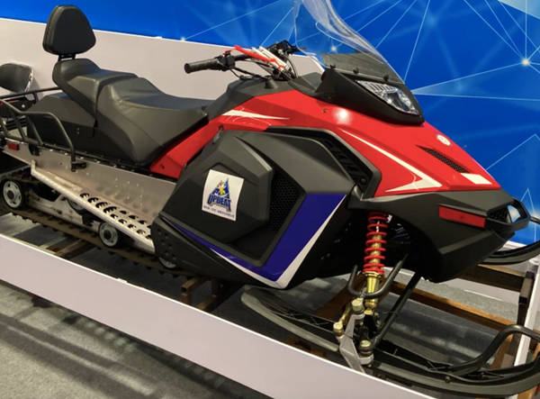 全国首款量产型电动雪地摩托车