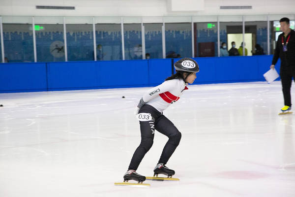 2021年河北省冰雪联赛东部赛区第二站在固安县滑冰馆开赛3