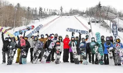 2020-2021年黑龙江省滑雪冠军赛在亚布力滑雪场落幕