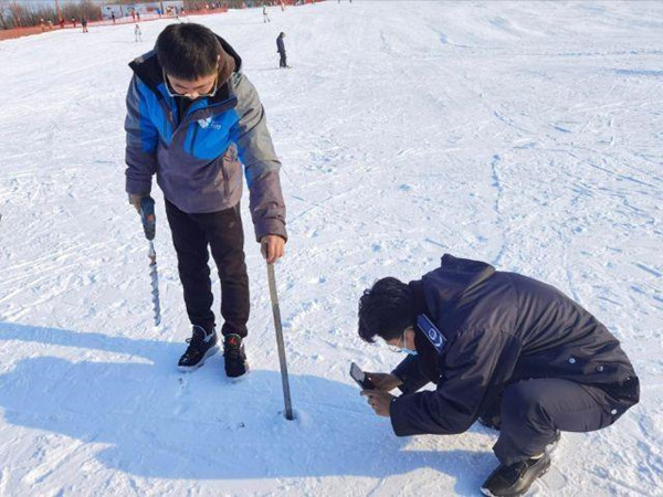 北京顺义区体育局开展滑雪场安全检查 2