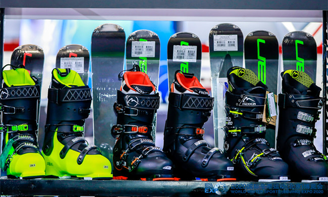 滑雪鞋