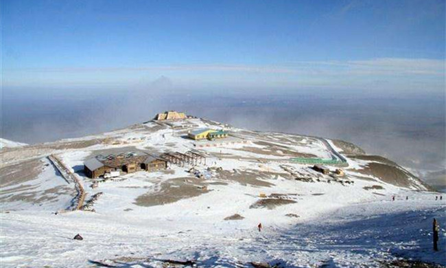 加快新疆冰雪旅游产业发展