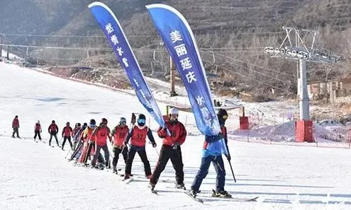北京冬奥会延庆赛区冬奥滑雪战队今冬首次开训