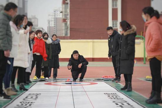 香河县第九中学举办冰雪运动进校园活动3