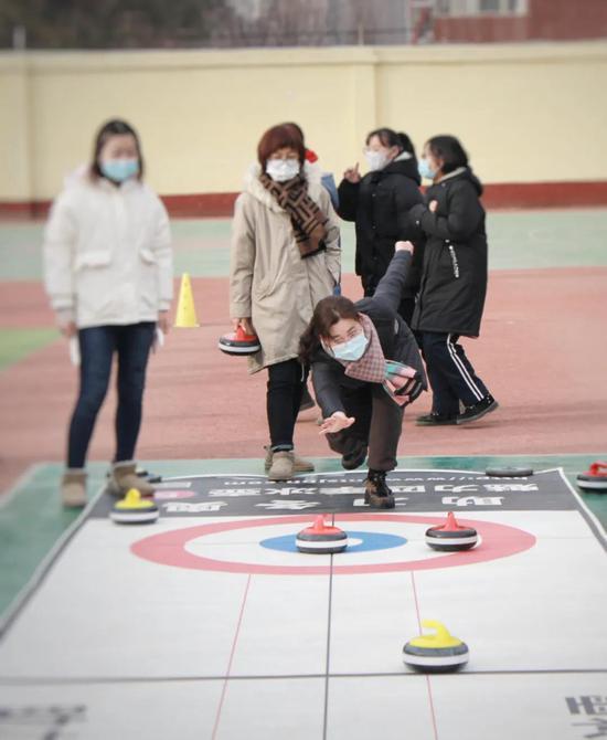 香河县第九中学举办冰雪运动进校园活动4