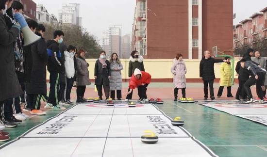 香河县第九中学举办冰雪运动进校园活动5