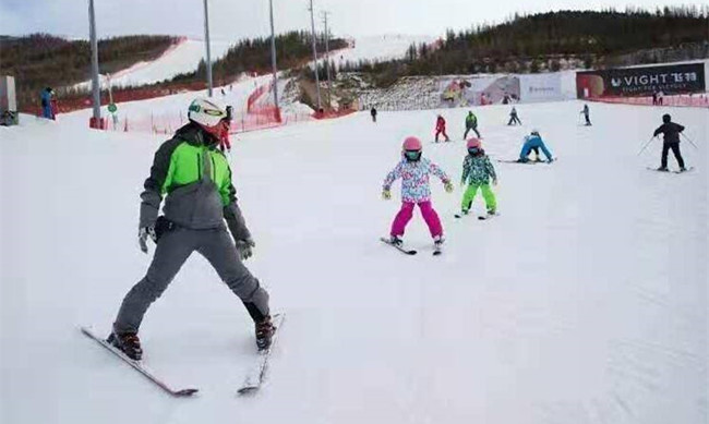 冰雪运动特色学校