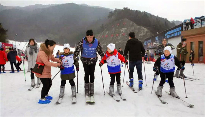 群众冰雪运动再掀新热潮