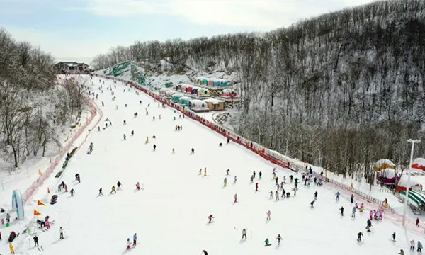 户外滑雪场
