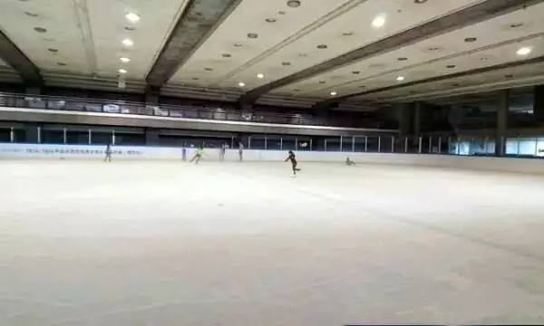 冰纷万象滑冰场