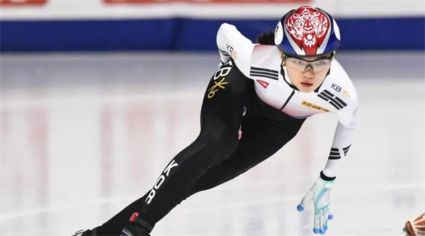 2022年北京冬奥会短道速滑女子1500米冠军--崔敏静