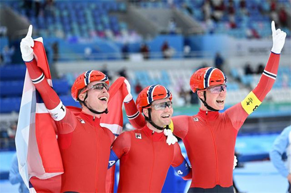 2022年北京冬奥会速度滑冰男子团体追逐冠军--挪威队夺冠