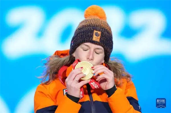 2022年北京冬奥会速度滑冰女子1500米冠军--伊琳·维斯特