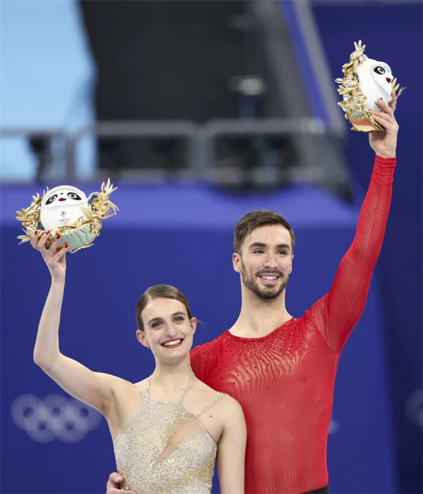 2022年北京冬奥会花样滑冰冰上舞蹈冠军--法国组合夺冠