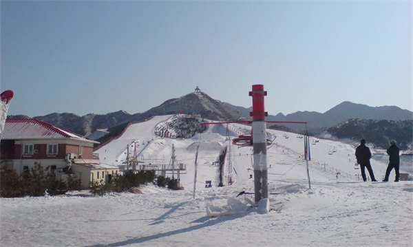 滑雪场建设
