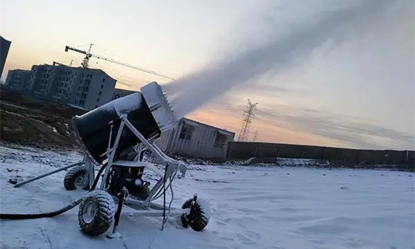 室外造雪机